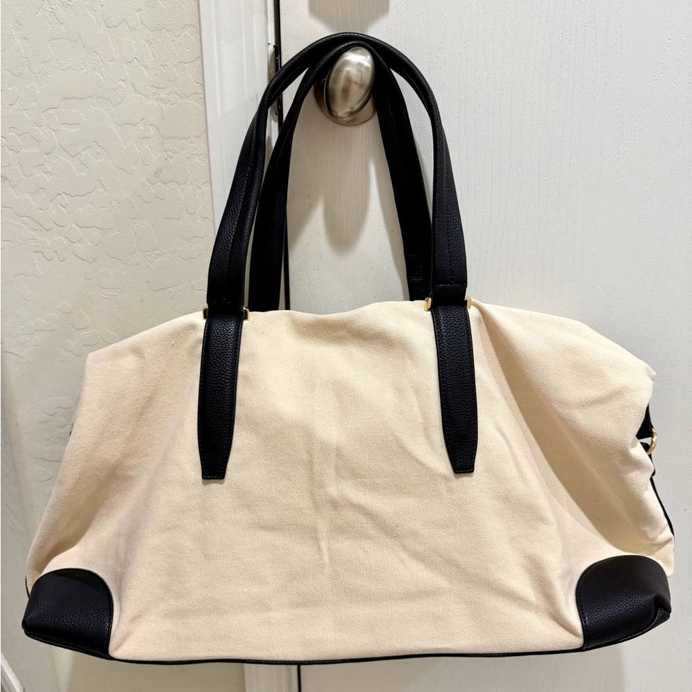 Henny and Lev Canvass Leather Weekender Bag - Picture 3 of 16